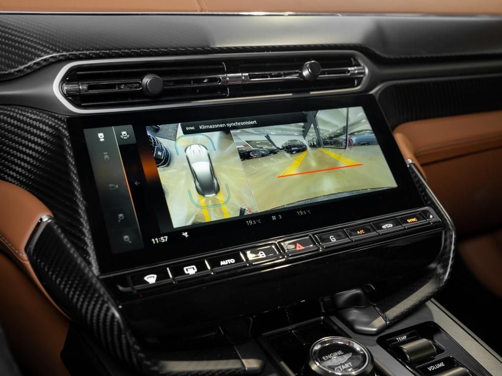 Aston Martin Vanquish 2025