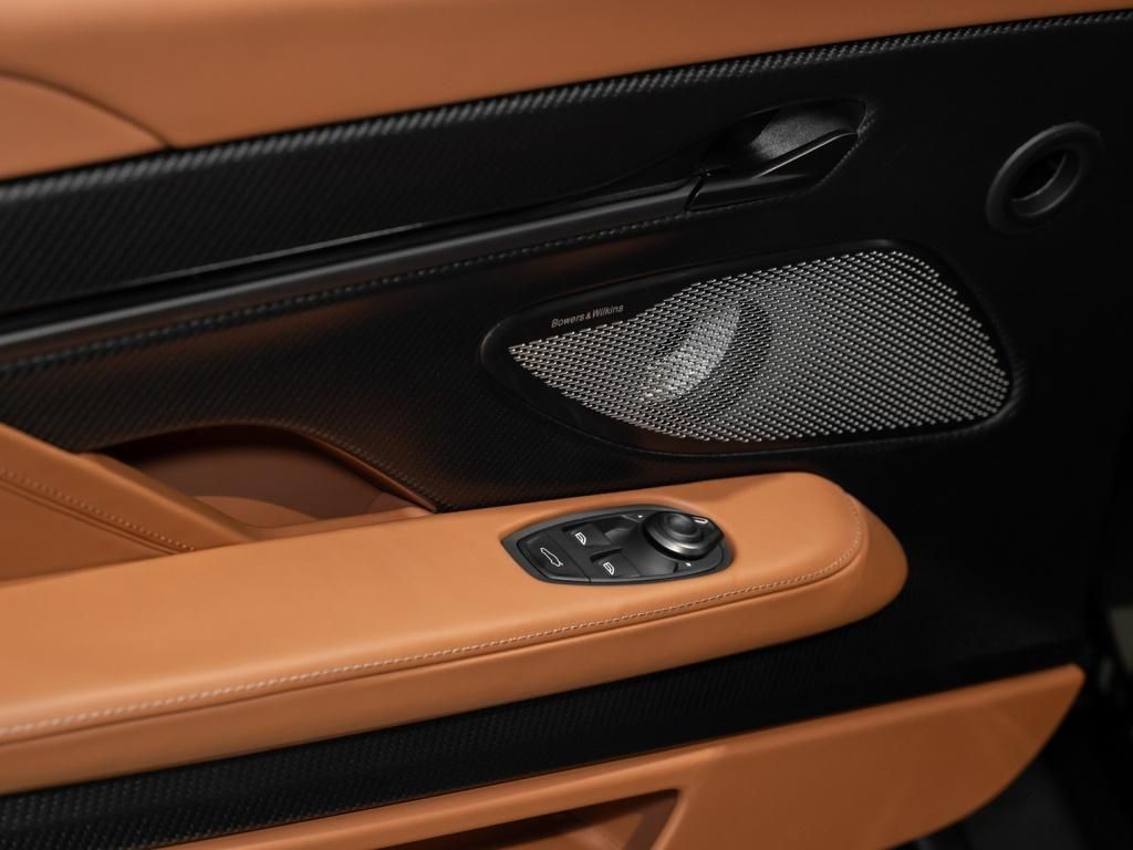 Aston Martin Vanquish 2025