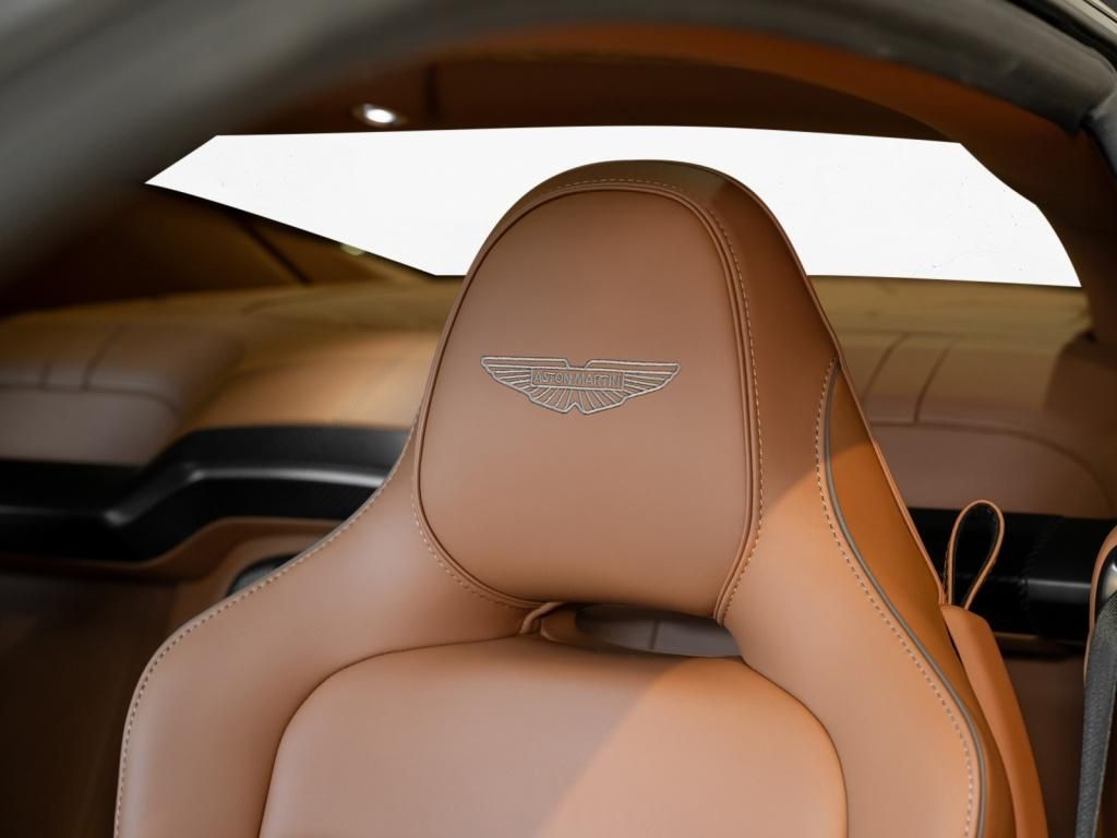 Aston Martin Vanquish 2025