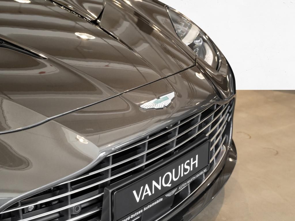 Aston Martin Vanquish 2025