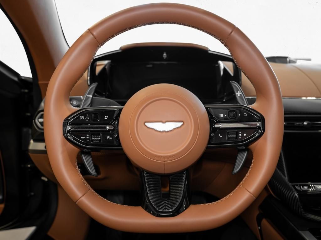 Aston Martin Vanquish 2025