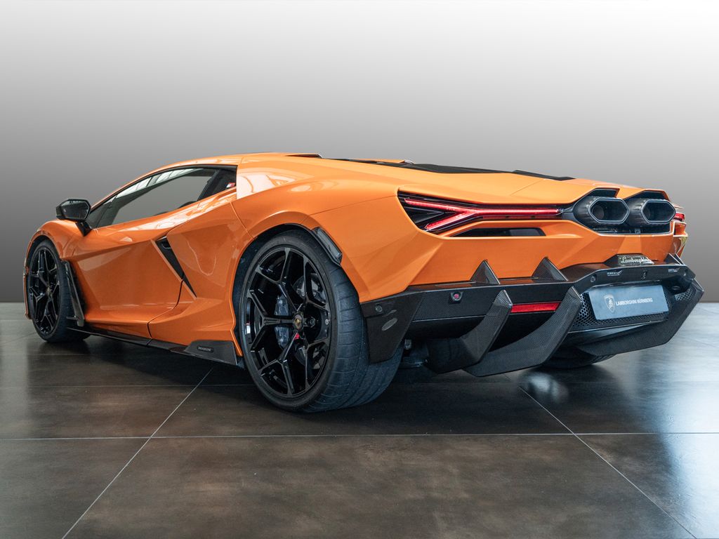 Lamborghini Revuelto 2025