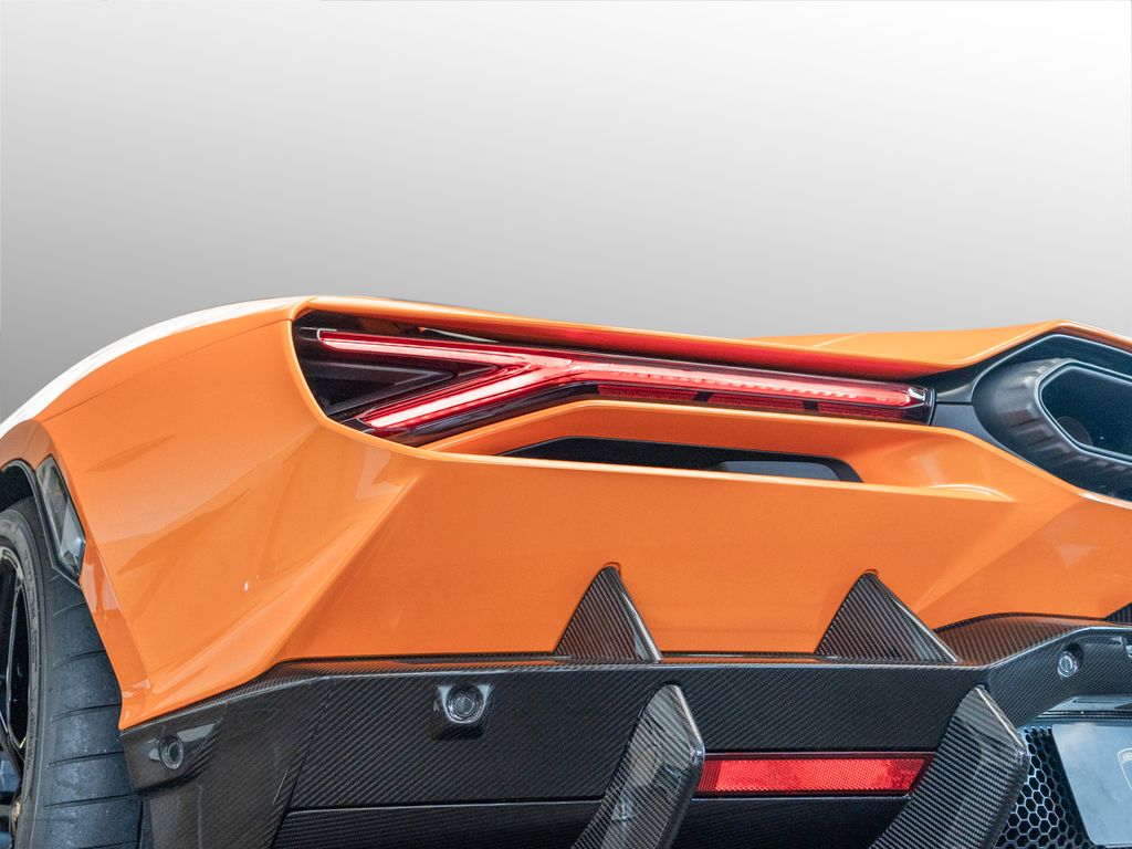 Lamborghini Revuelto 2025