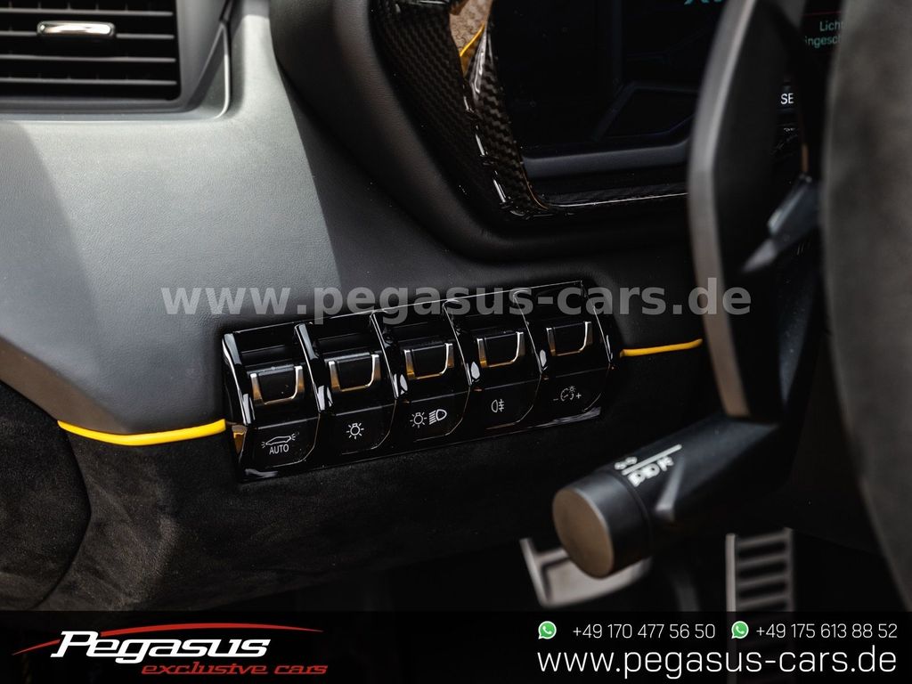 Lamborghini Aventador 2020