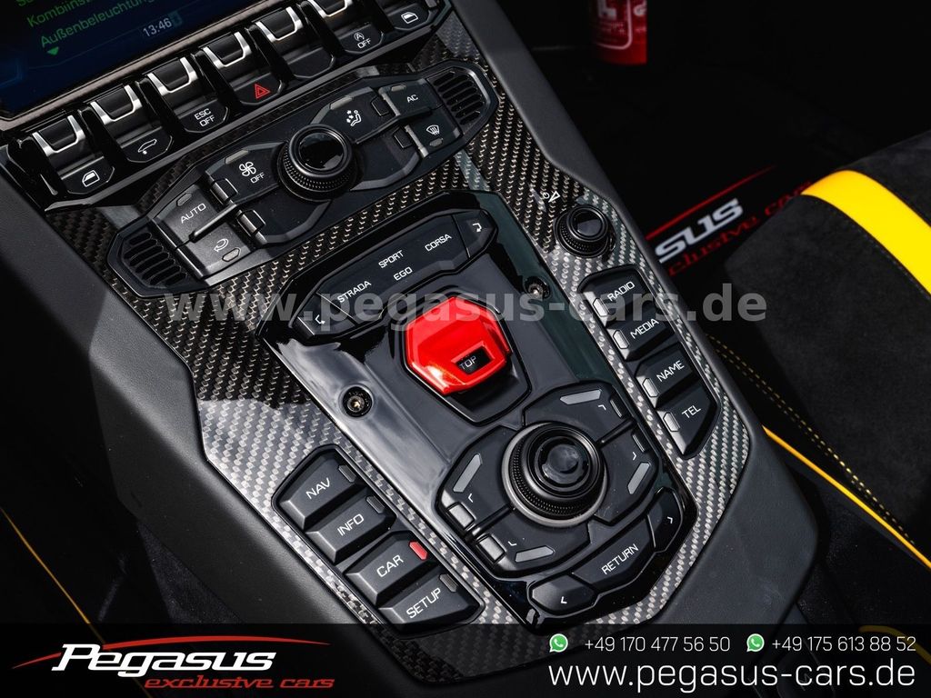 Lamborghini Aventador 2020