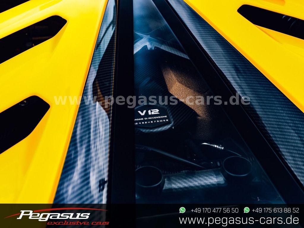 Lamborghini Aventador 2020