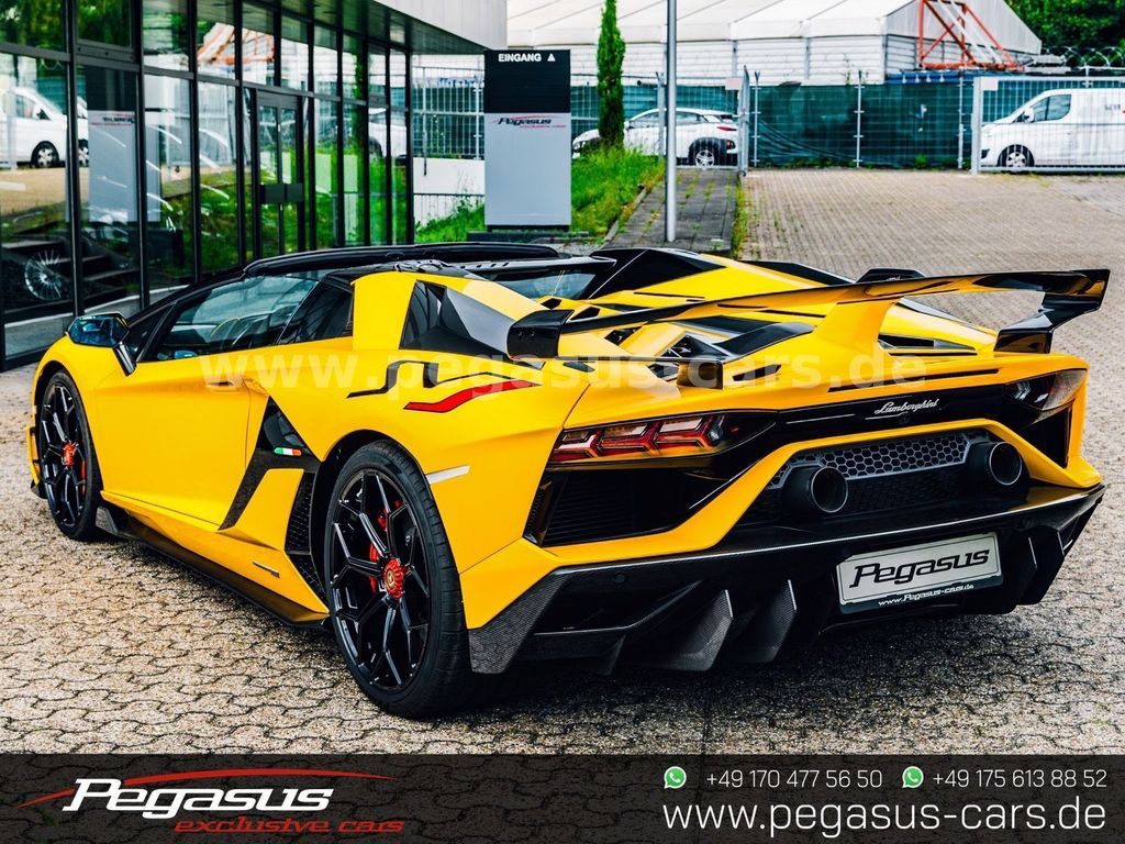 Lamborghini Aventador 2020