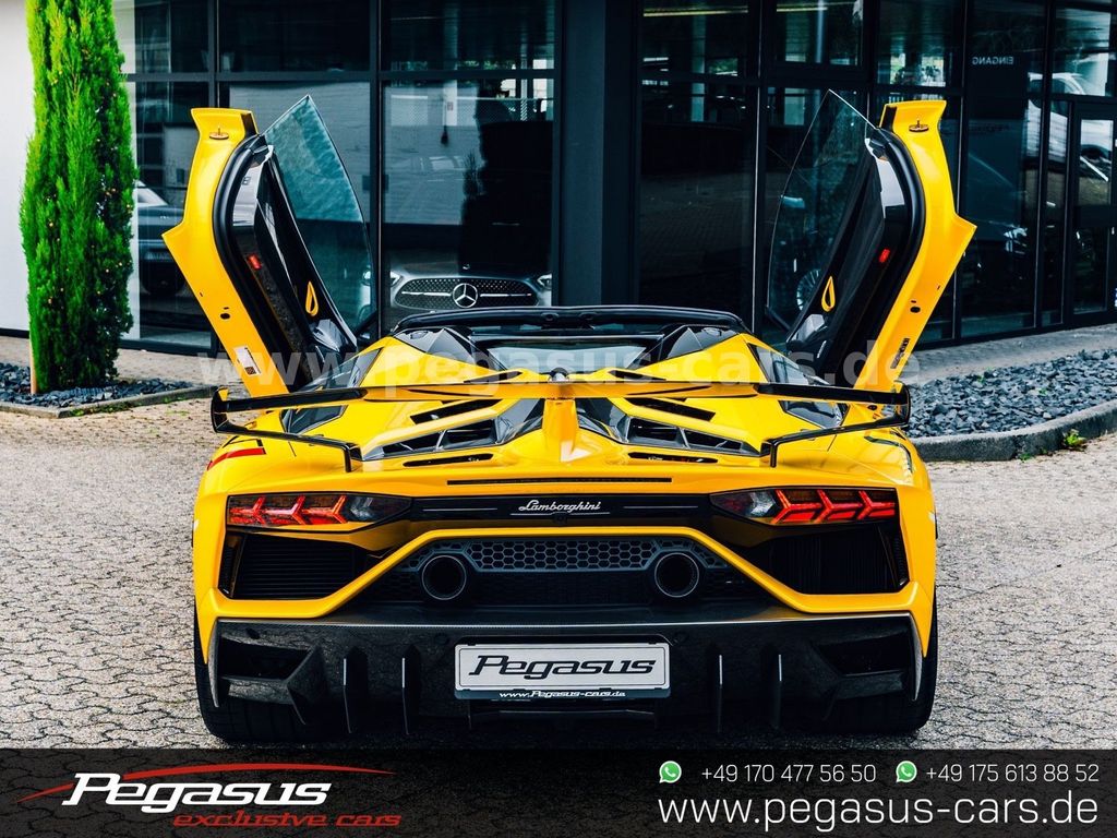 Lamborghini Aventador 2020
