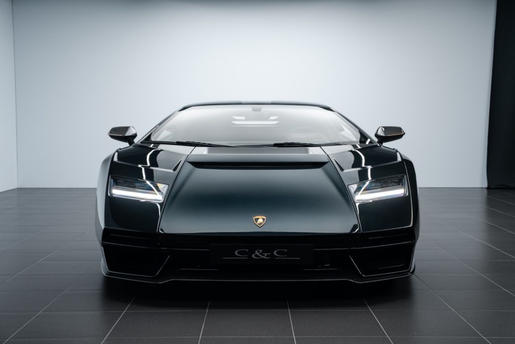 Lamborghini Countach 2022