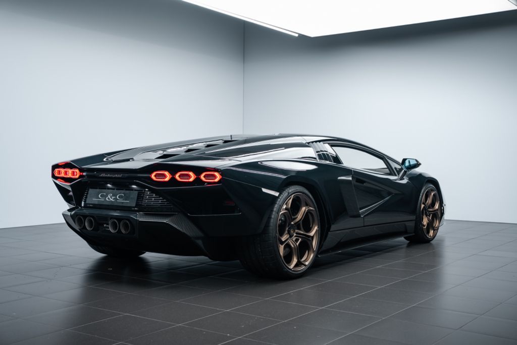 Lamborghini Countach 2022