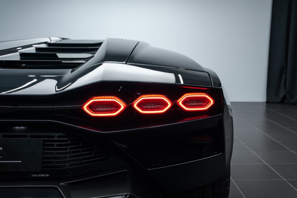 Lamborghini Countach 2022