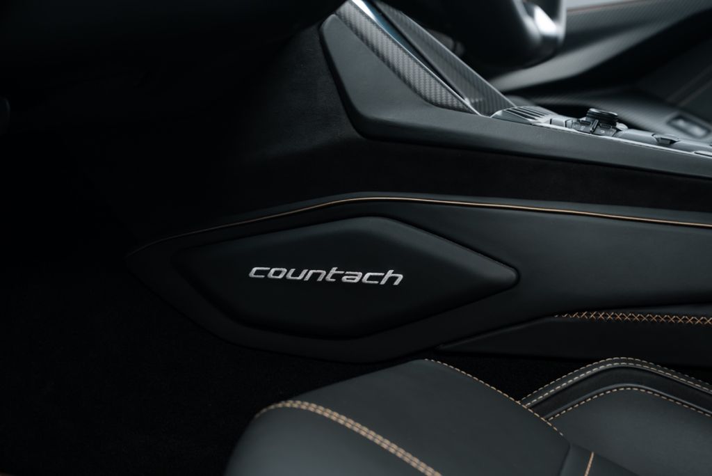 Lamborghini Countach 2022