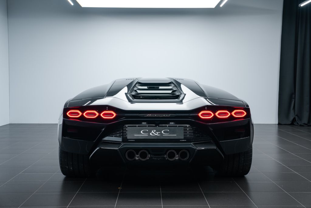 Lamborghini Countach 2022