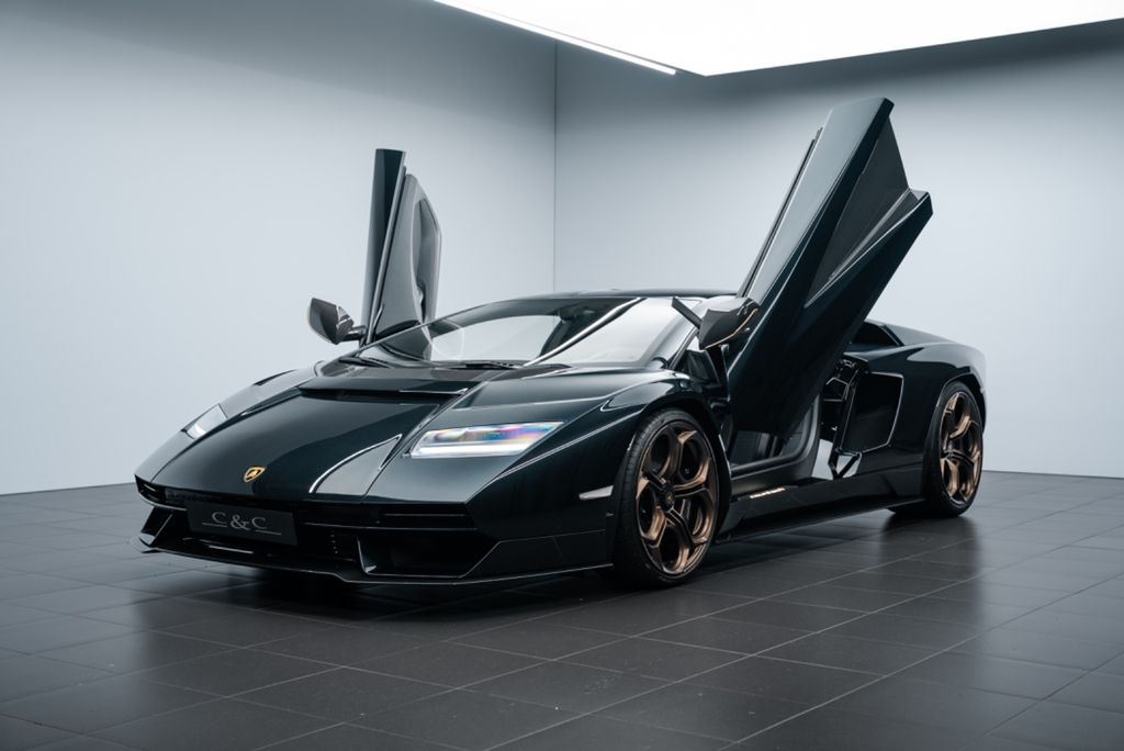 Lamborghini Countach 2022