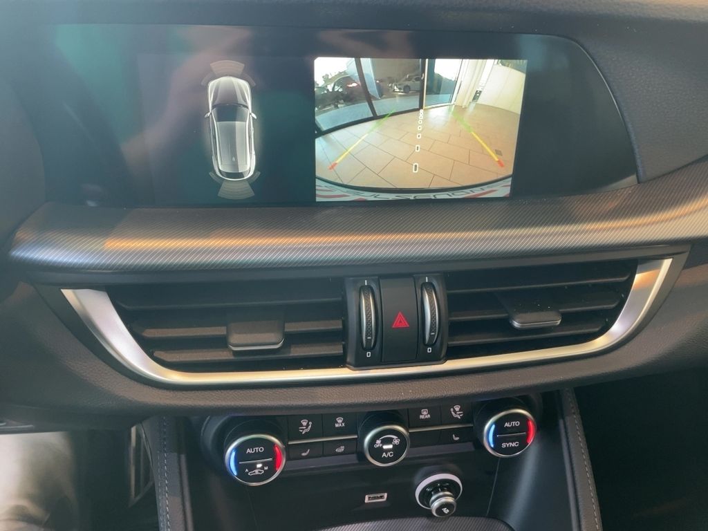 Alfa Romeo Stelvio 2025