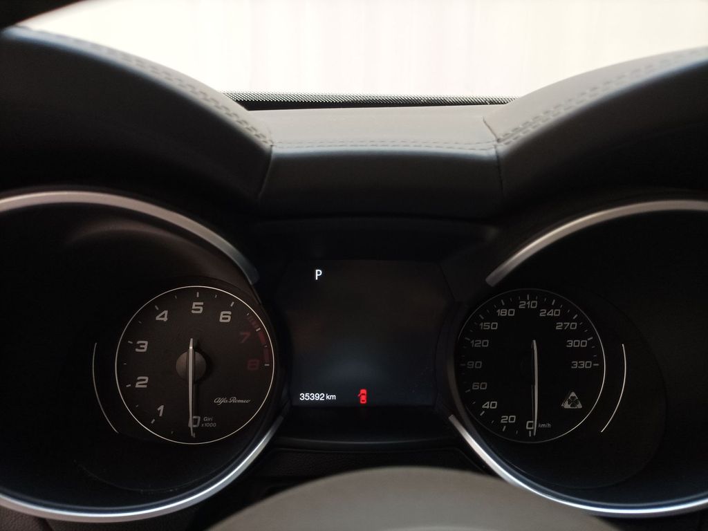 Alfa Romeo Stelvio 2021