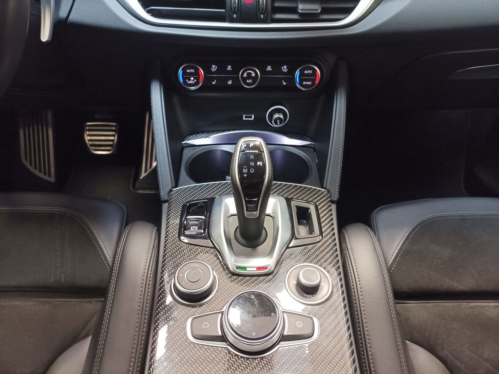 Alfa Romeo Stelvio 2021