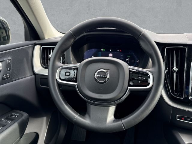 Volvo XC60 2025