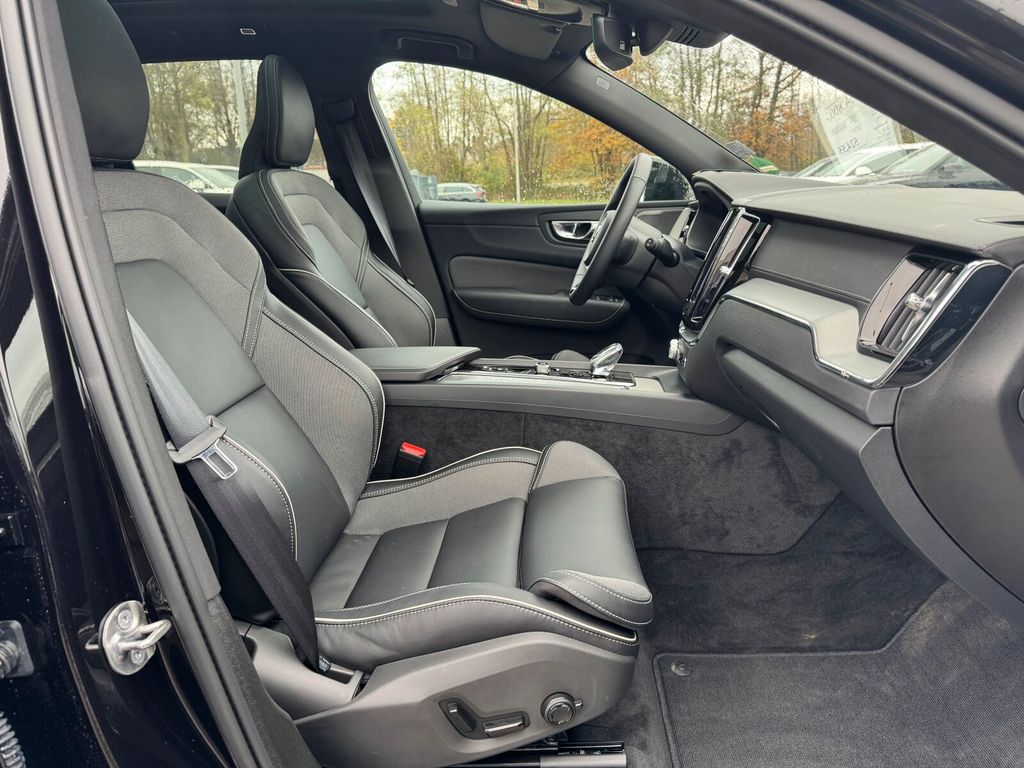 Volvo XC60 2025