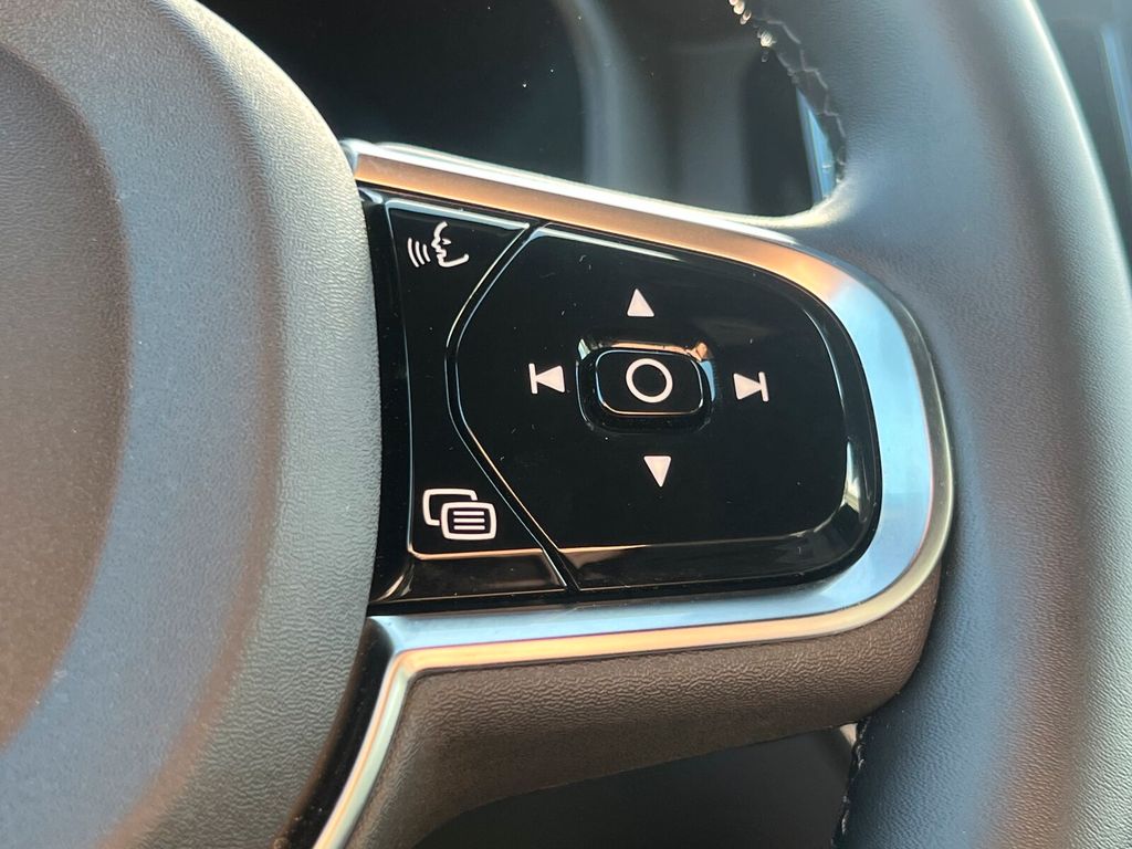 Volvo XC60 2025