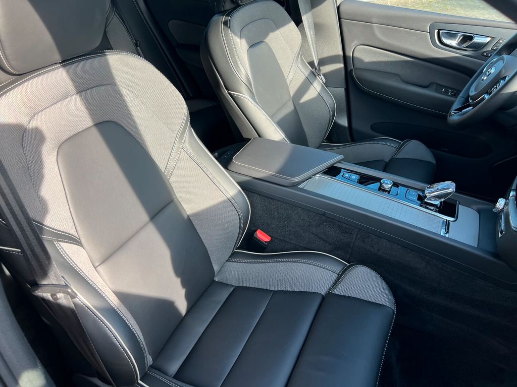 Volvo XC60 2025
