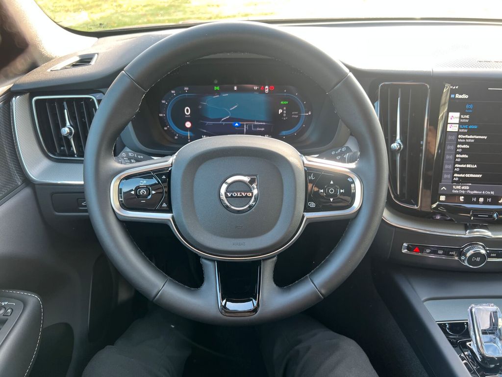 Volvo XC60 2025