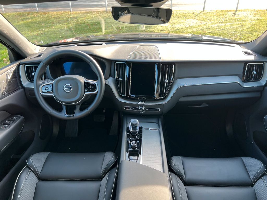Volvo XC60 2025