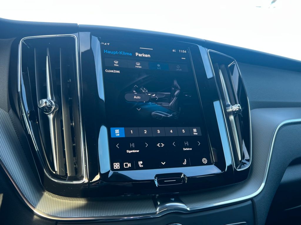Volvo XC60 2025