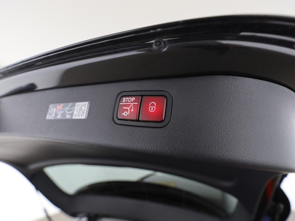 Mercedes-Benz C 220 2025