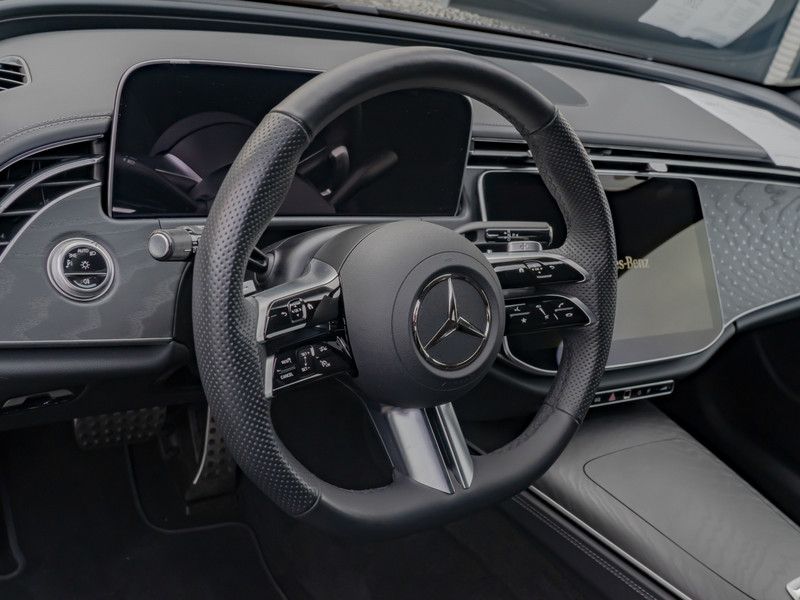 Mercedes-Benz E 300 2025