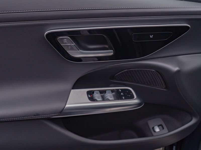 Mercedes-Benz E 300 2025