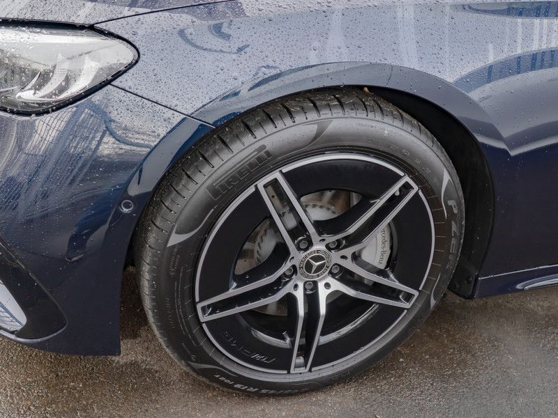 Mercedes-Benz E 300 2025