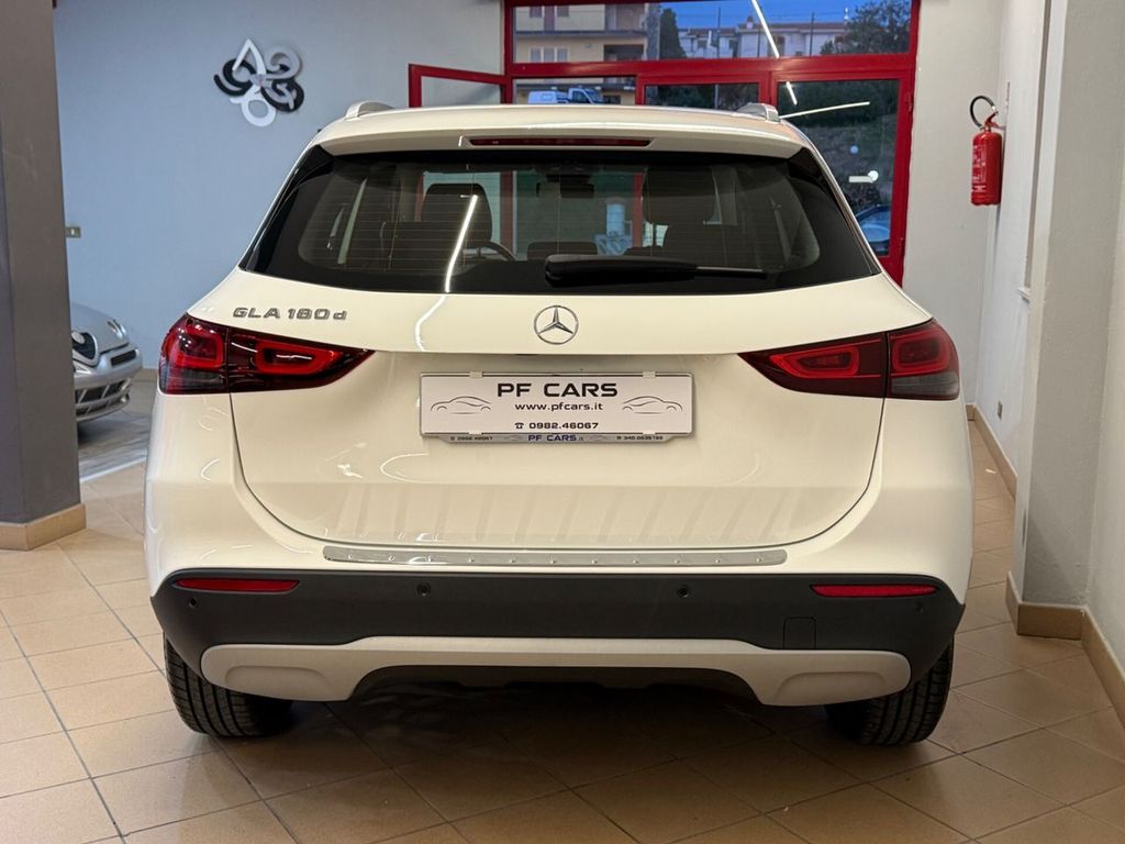 Mercedes-Benz GLA 200 2022