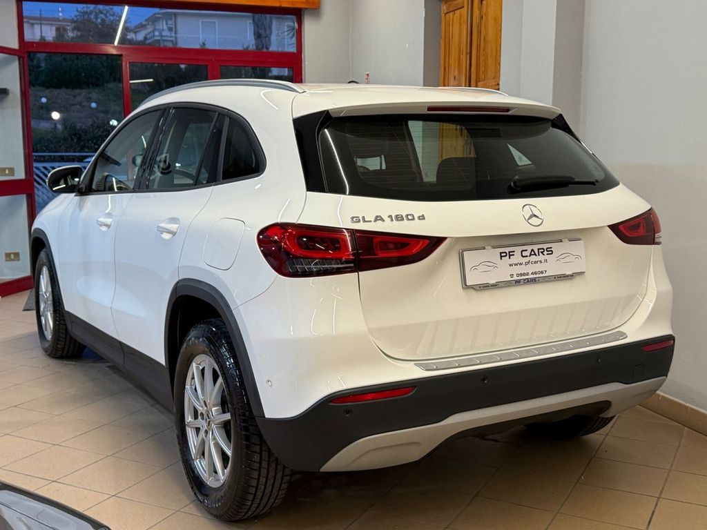 Mercedes-Benz GLA 200 2022