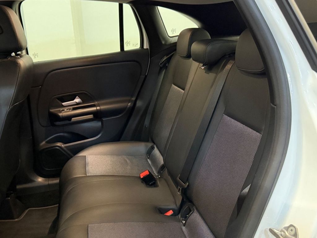 Mercedes-Benz GLA 200 2022