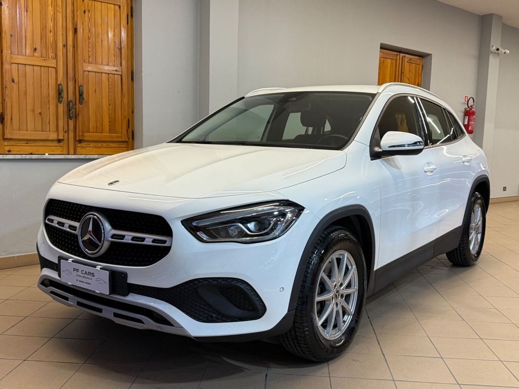 Mercedes-Benz GLA 200 2022