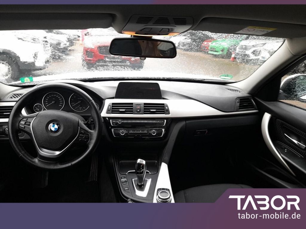 BMW 318 2018