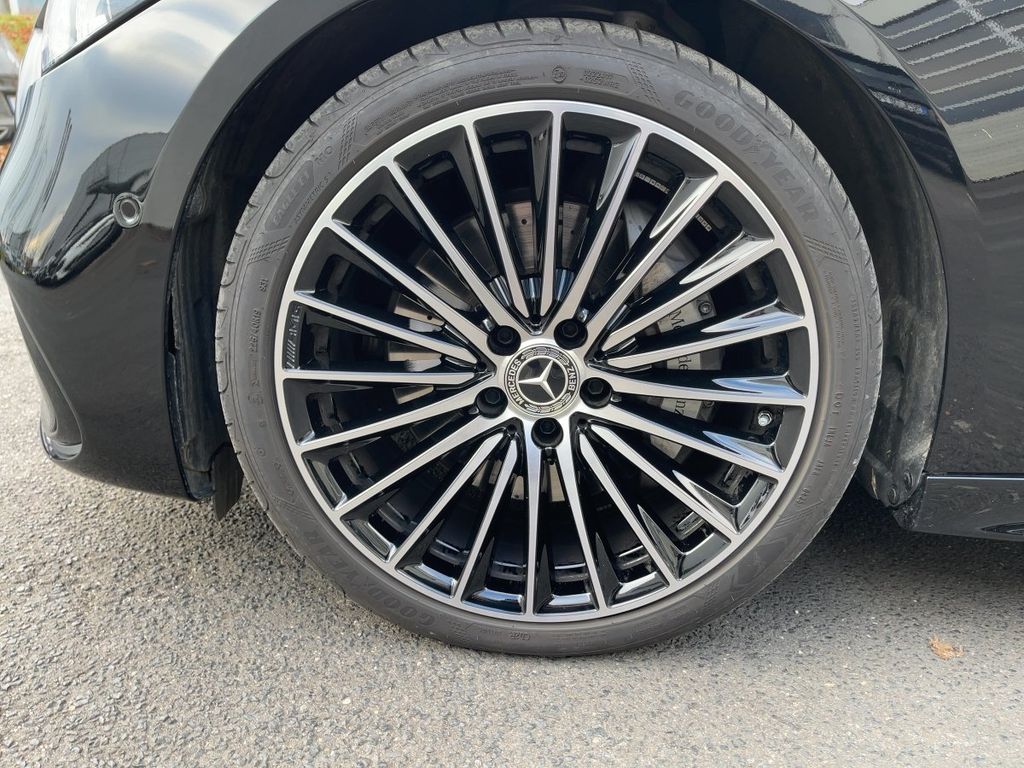 Mercedes-Benz C 300 2025