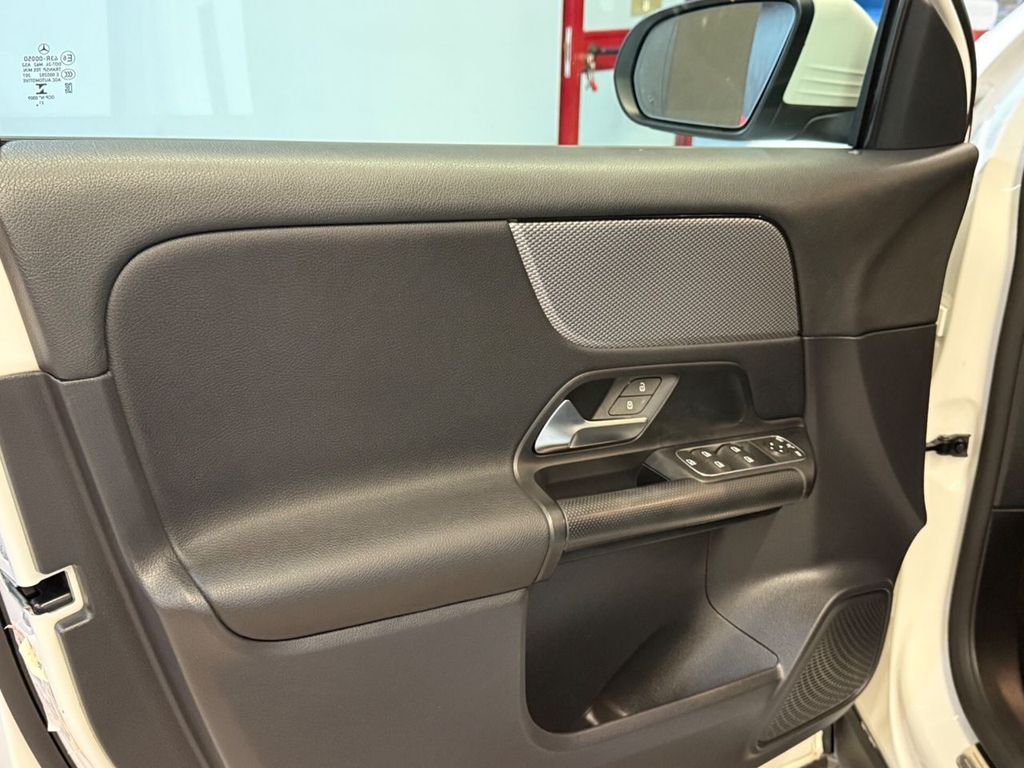 Mercedes-Benz GLA 200 2022