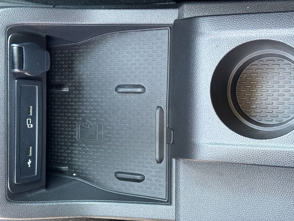 Mercedes-Benz EQT 2023