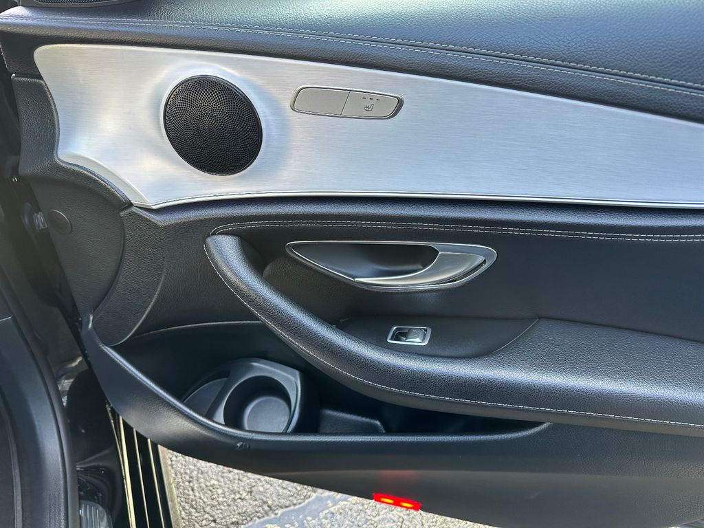 Mercedes-Benz E 300 2022