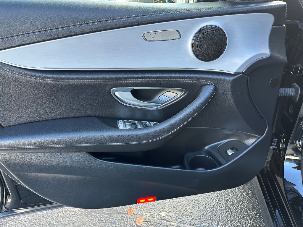 Mercedes-Benz E 300 2022