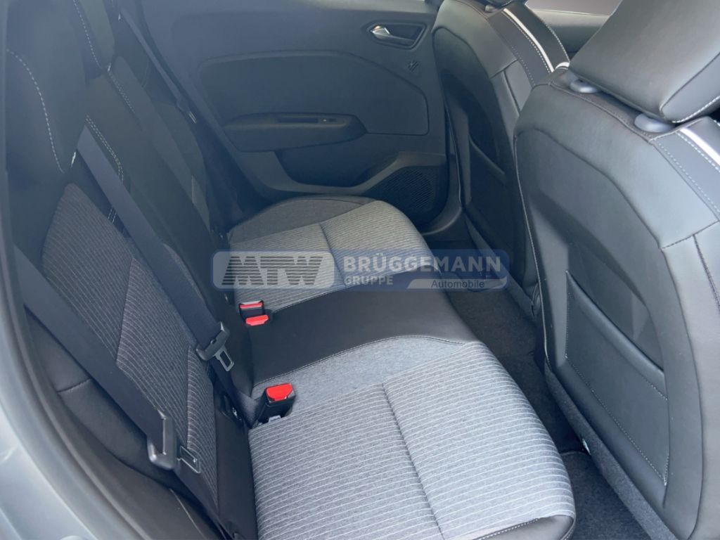 Mitsubishi Colt 2025