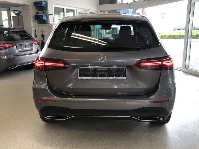 Mercedes-Benz B 200 2024