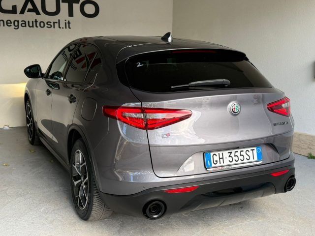 Alfa Romeo Stelvio 2021