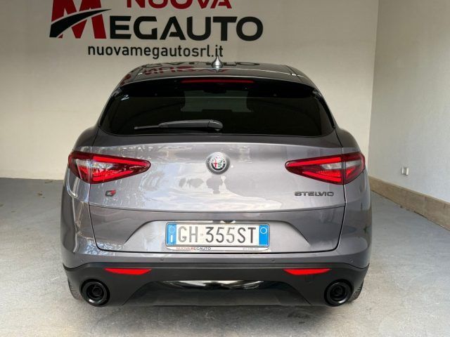 Alfa Romeo Stelvio 2021