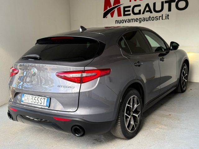 Alfa Romeo Stelvio 2021