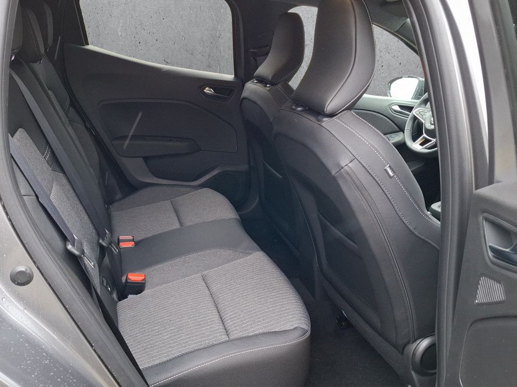 Mitsubishi Colt 2025