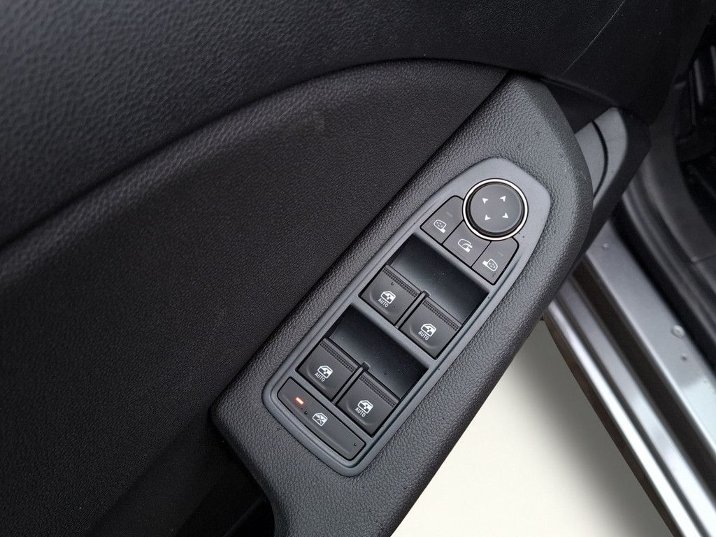 Mitsubishi Colt 2025