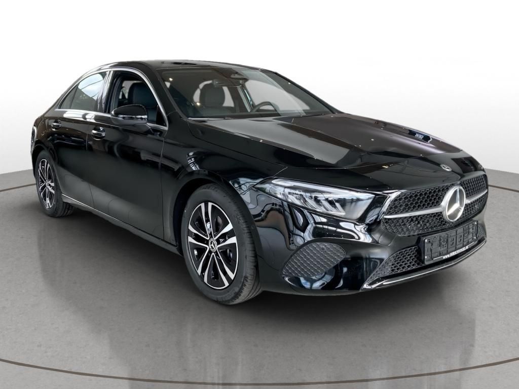 Mercedes-Benz A 180 2025